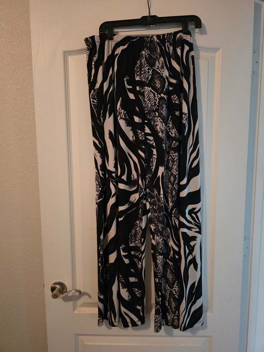 LBisse Black And White Animal Print Wide Leg Palazzo Pants Size 3X